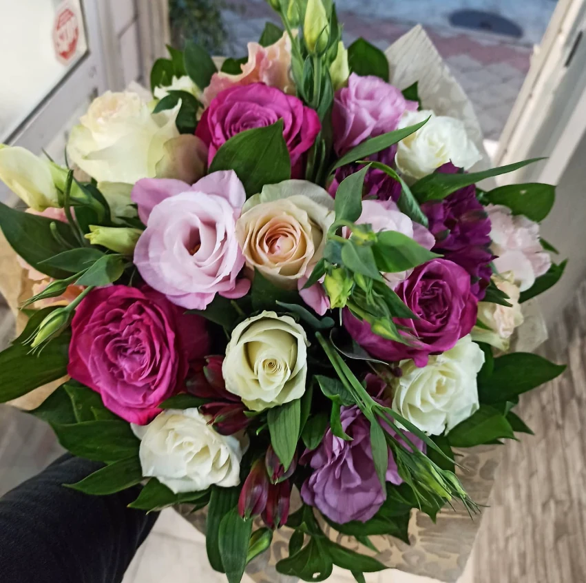 Pink & White Rose Bouquet