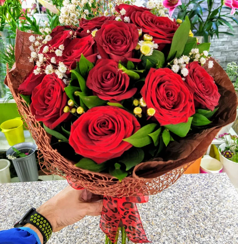 Red Roses & Baby's Breath Bouquet